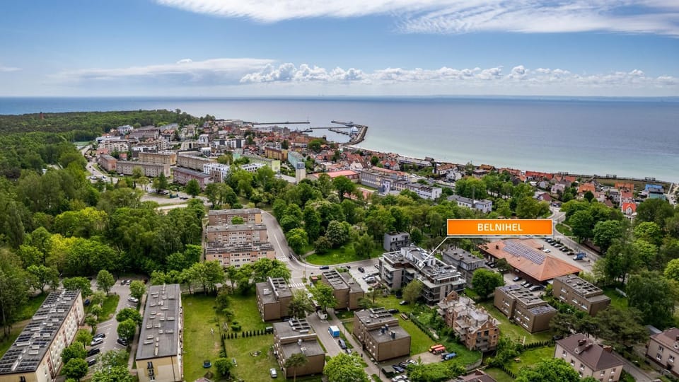 Neighbourhood, Location