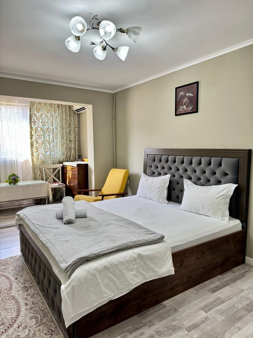 Shower, Toilet, Bed, Bedroom, internet, air conditioner