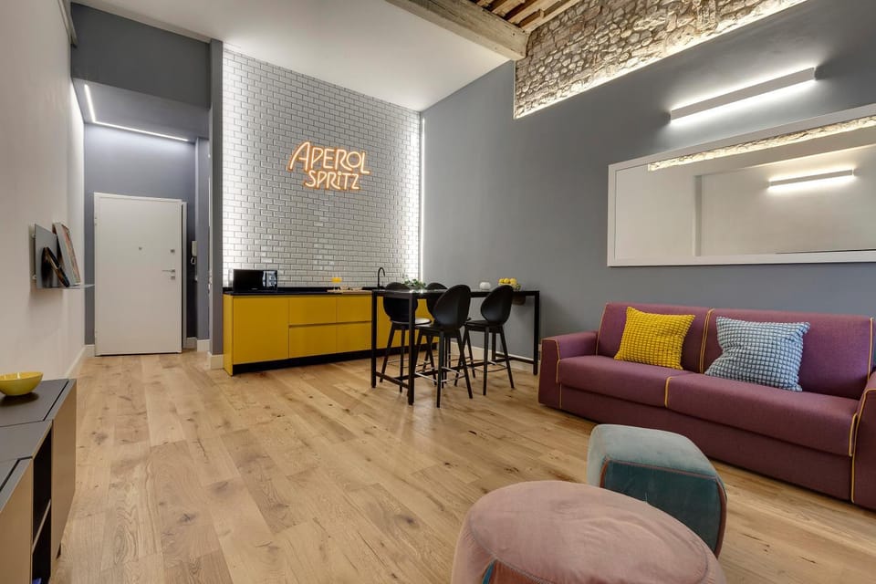 Living room, Dining area