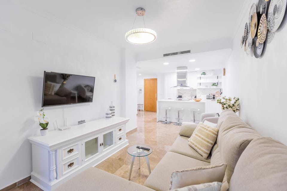 TV and multimedia, Kitchen or kitchenette, Photo of the whole room