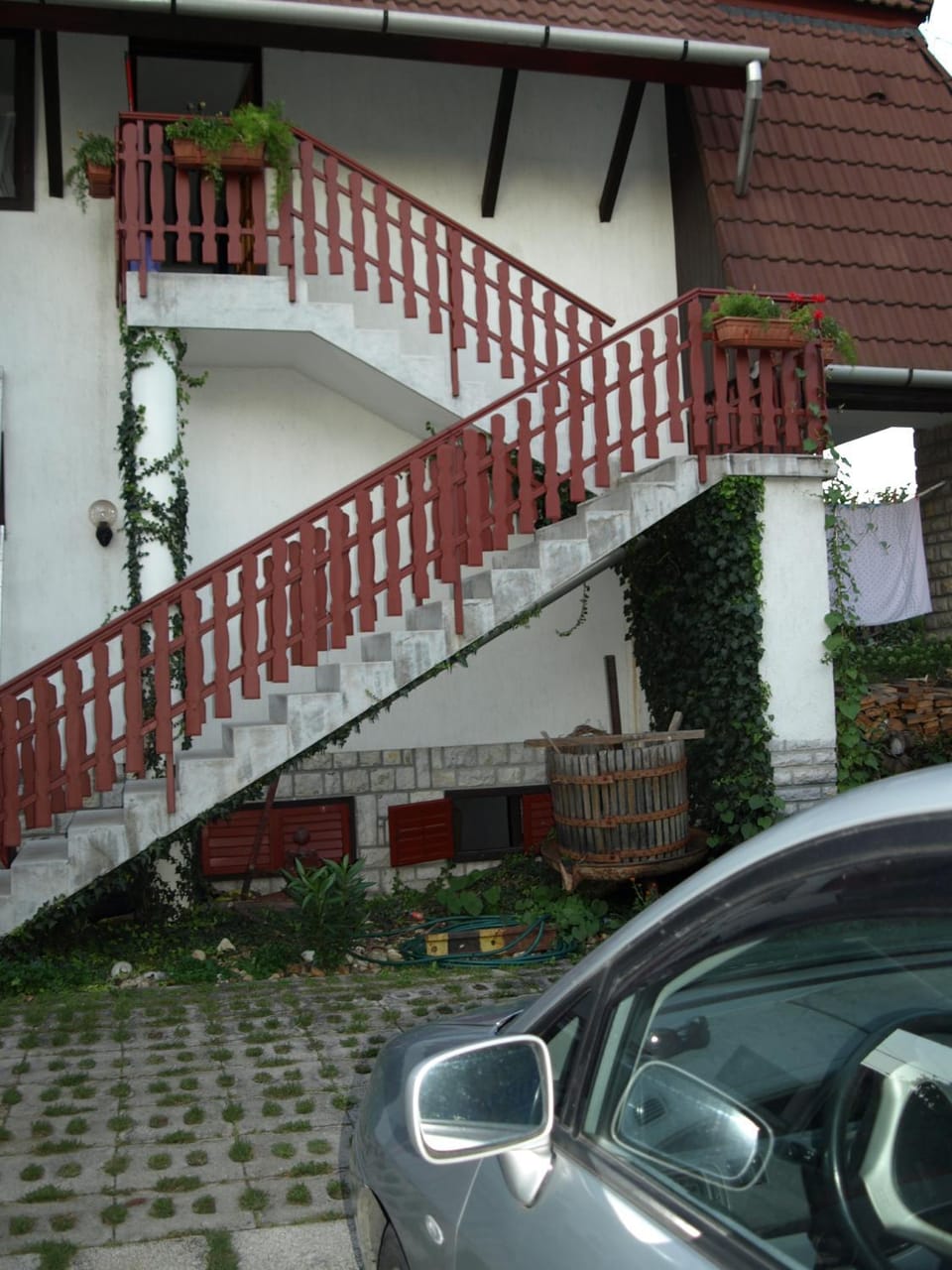 Facade/entrance