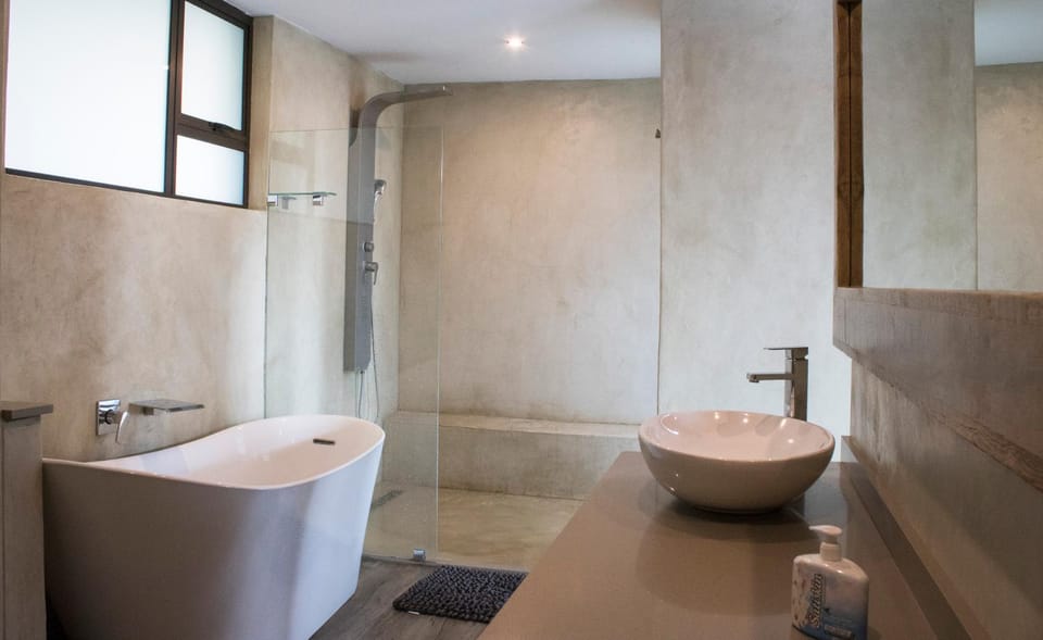 Shower, Toilet, Bathroom, Bath, towels