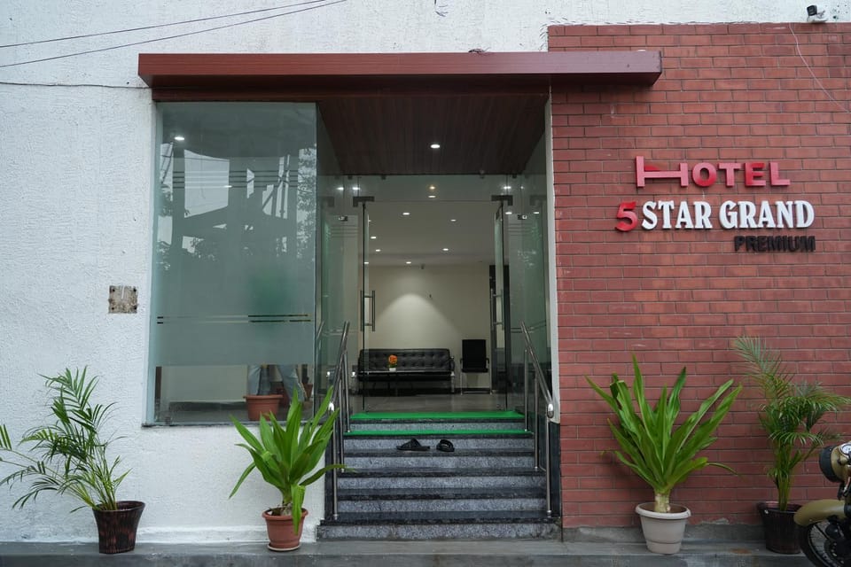 Property building, Facade/entrance