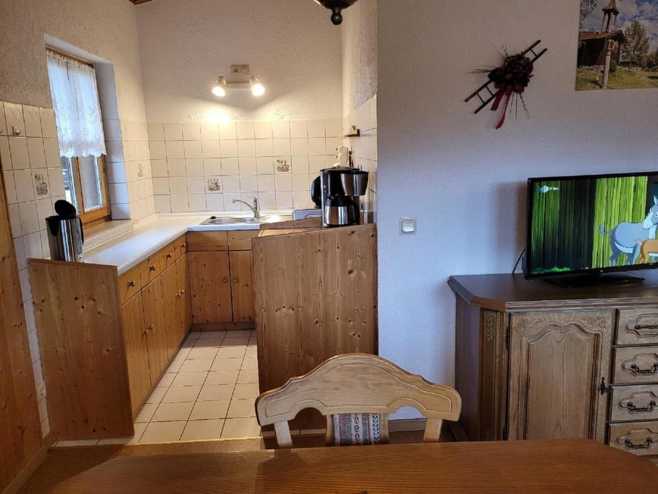 TV and multimedia, Coffee/tea facilities, Kitchen or kitchenette