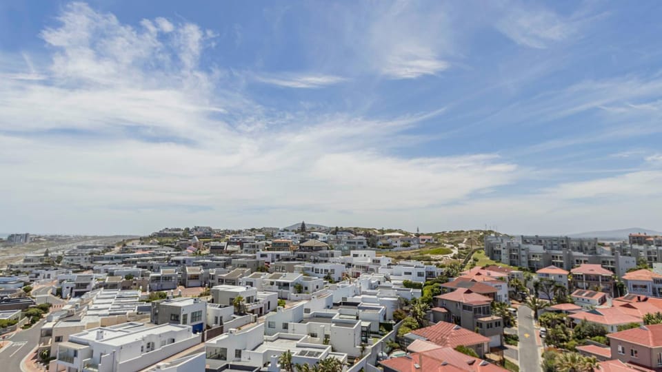 View (from property/room), City view, Street view