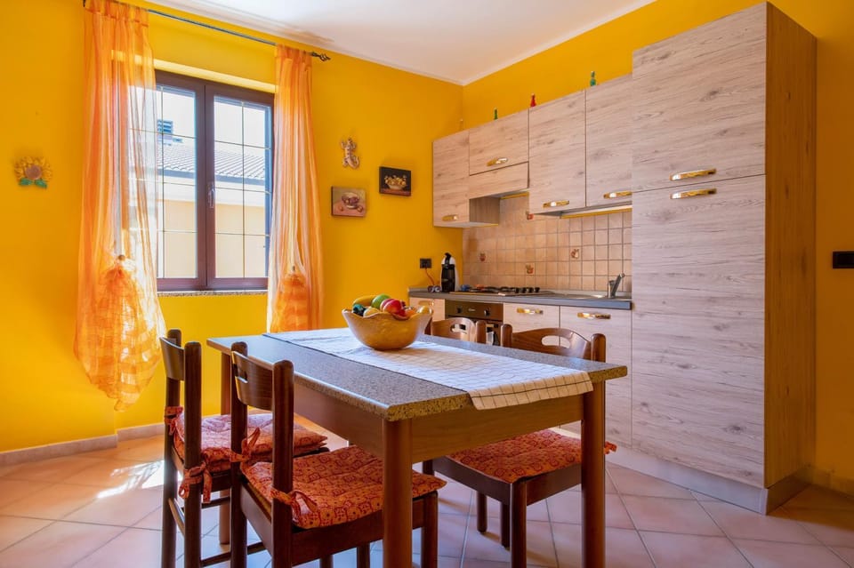 Property building, Kitchen or kitchenette, Living room
