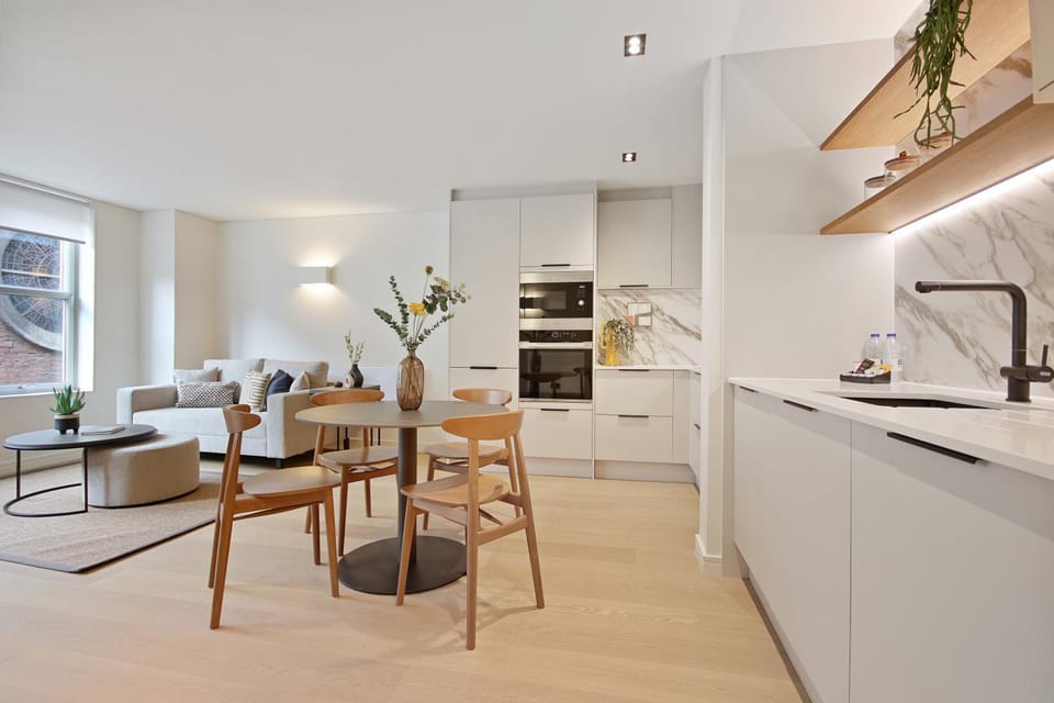 Kitchen or kitchenette, Dining area, stove