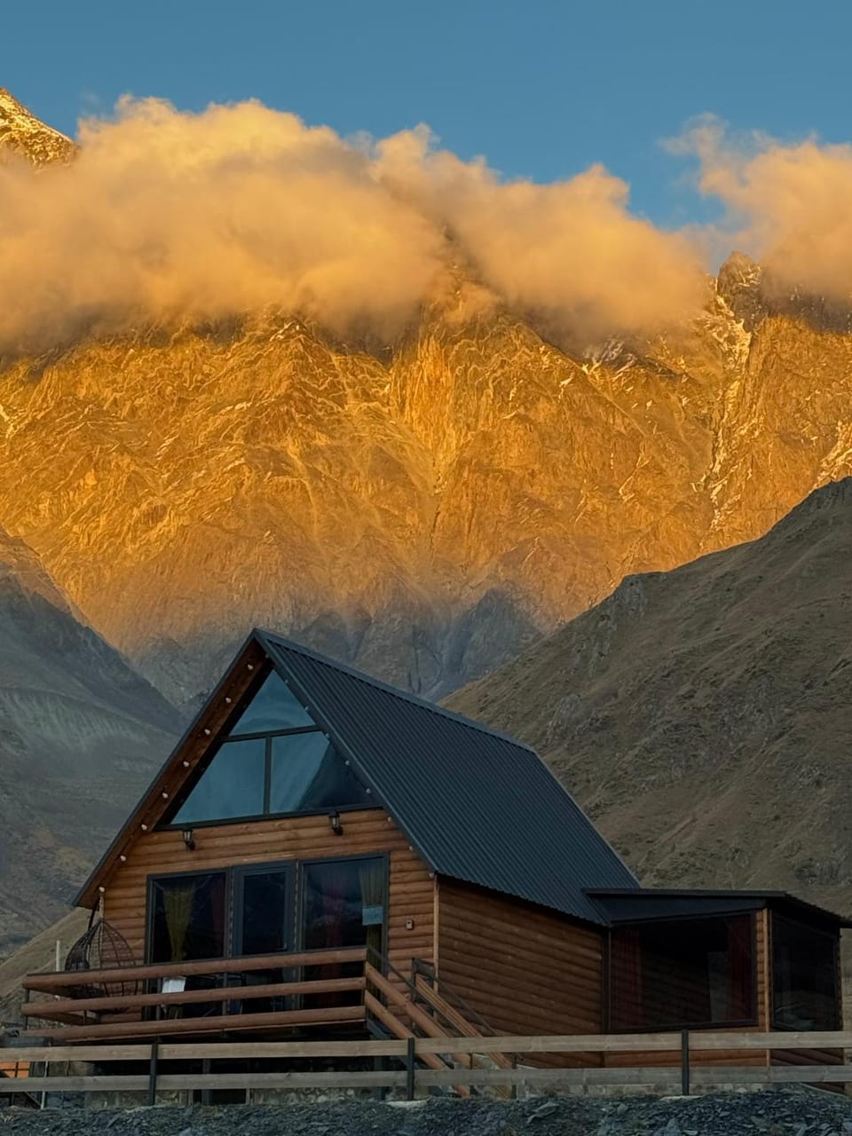 Property building, Natural landscape, Mountain view