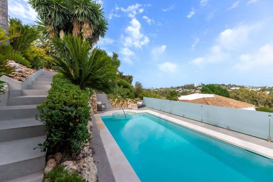 Day, Natural landscape, Pool view, Swimming pool