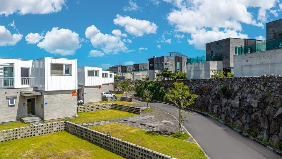 Property building, Spring, Day, Natural landscape, Garden