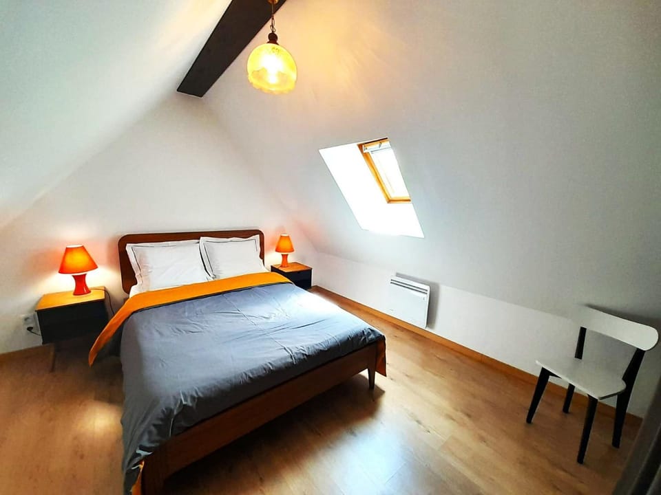 Bed, Bedroom