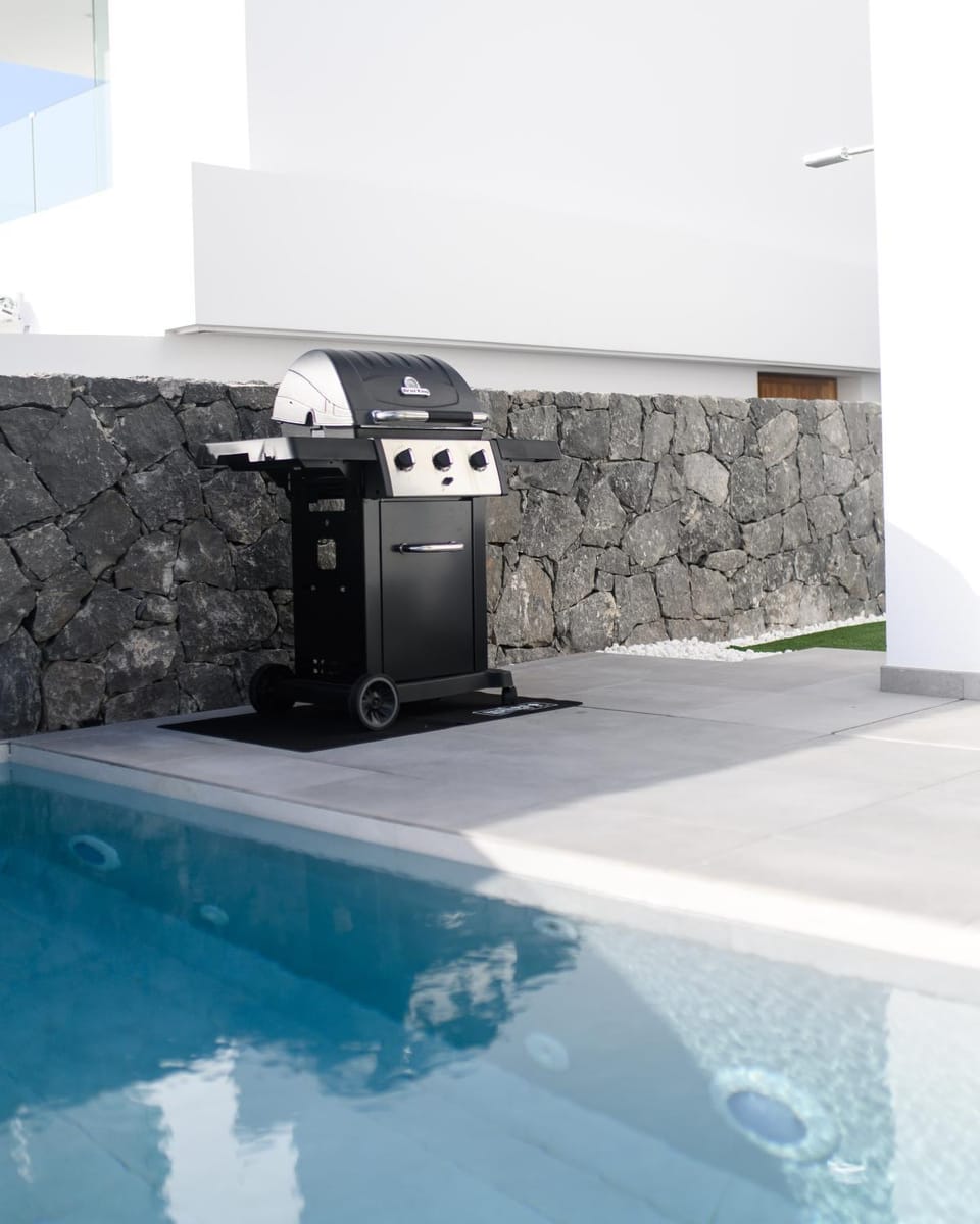 BBQ facilities, Pool view, Pool view, Swimming pool, Swimming pool