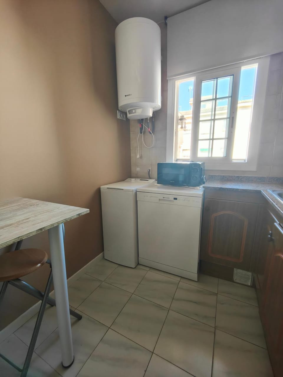 Kitchen or kitchenette