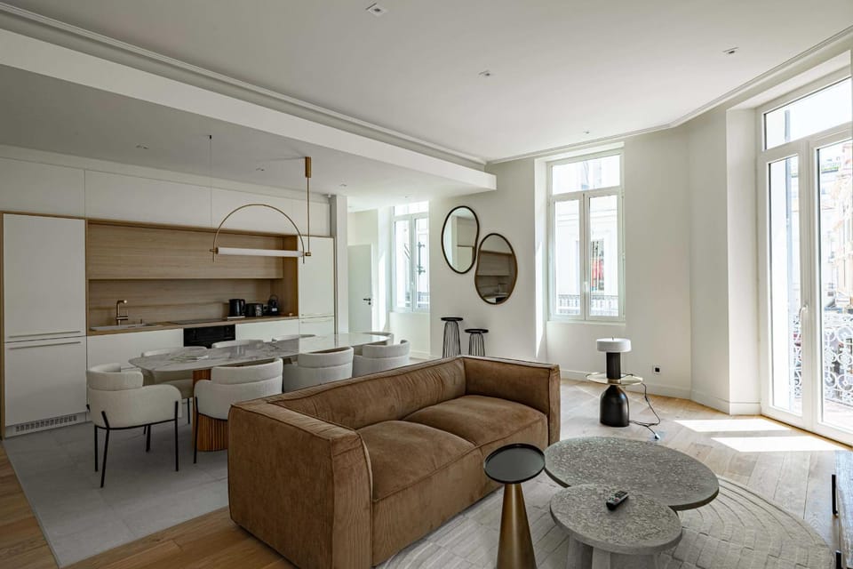 Kitchen or kitchenette, Living room, Dining area
