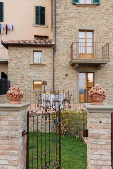 Property building, Balcony/Terrace, Garden view