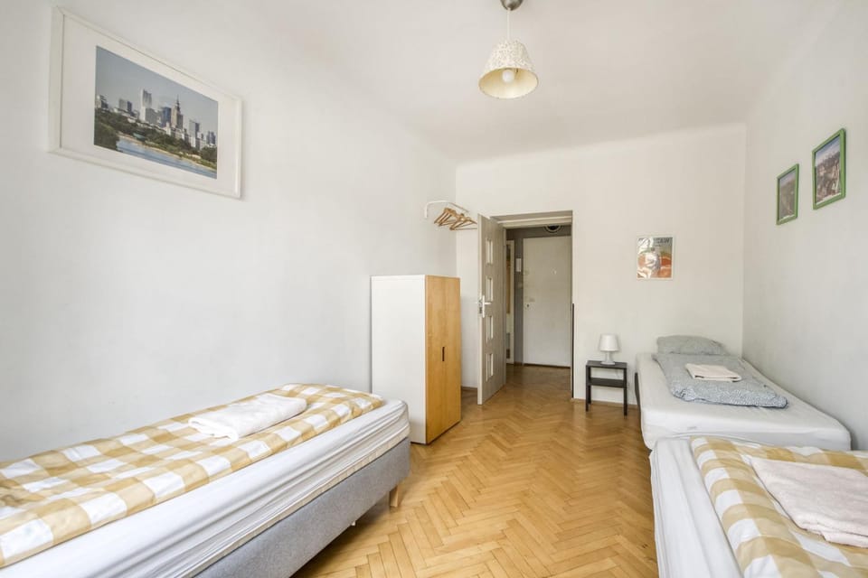 Bed, Bedroom, towels, wardrobe