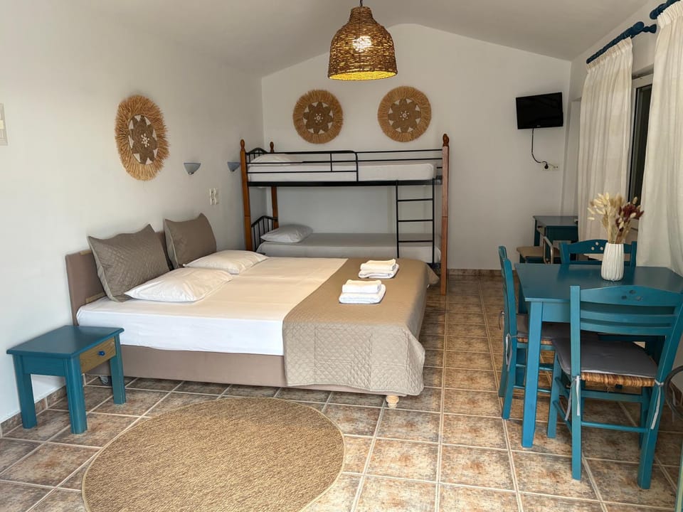 9 Muses Hotel in Islands