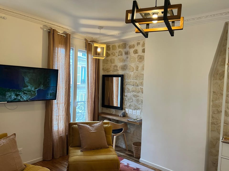 TV and multimedia, Seating area