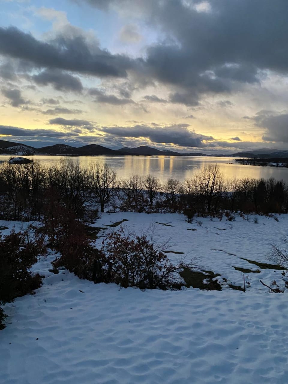 Day, Natural landscape, Winter, Lake view, Mountain view, Mountain view, Location, Sunset
