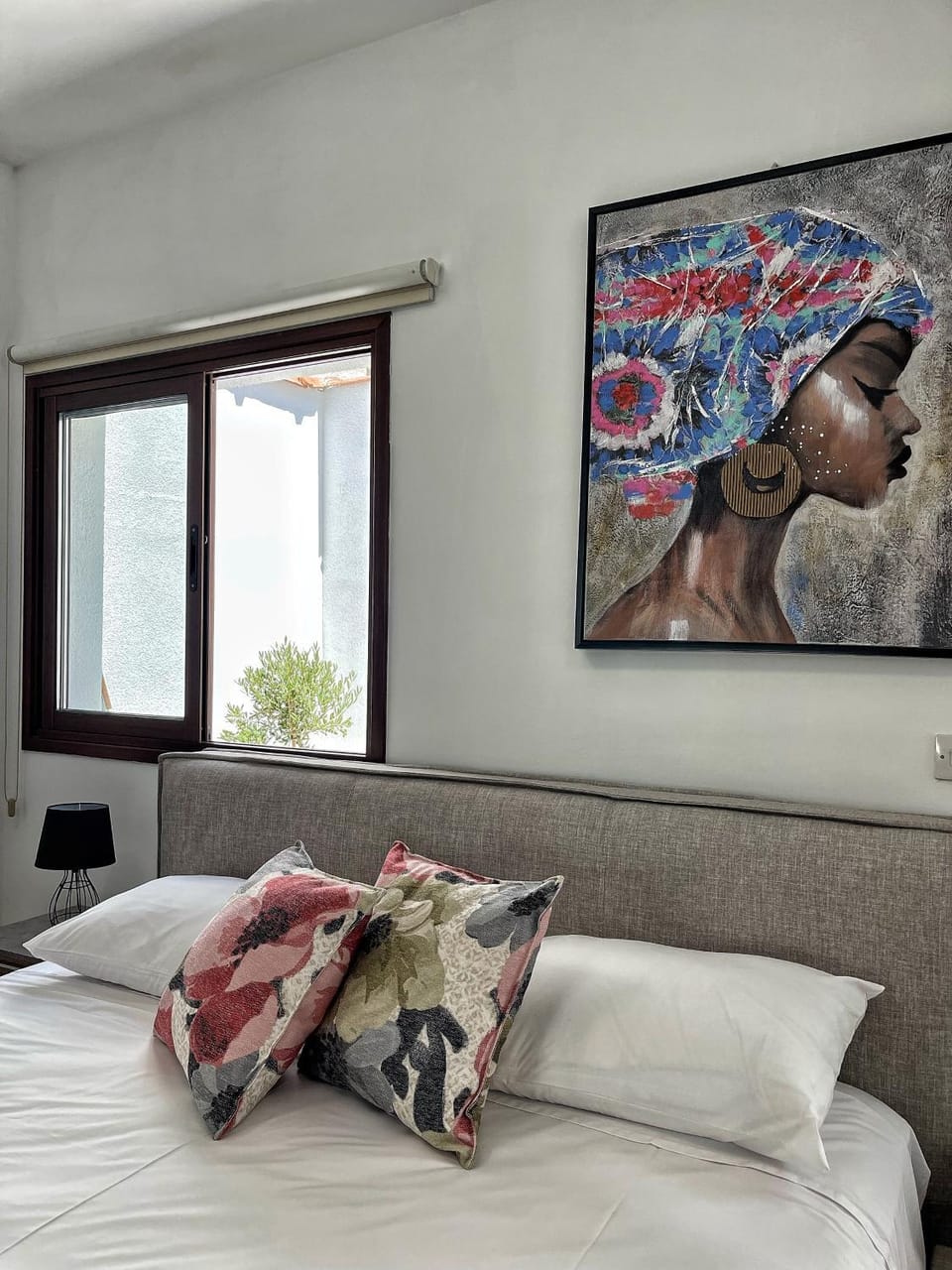 Bed, Photo of the whole room, Decorative detail, Bedroom