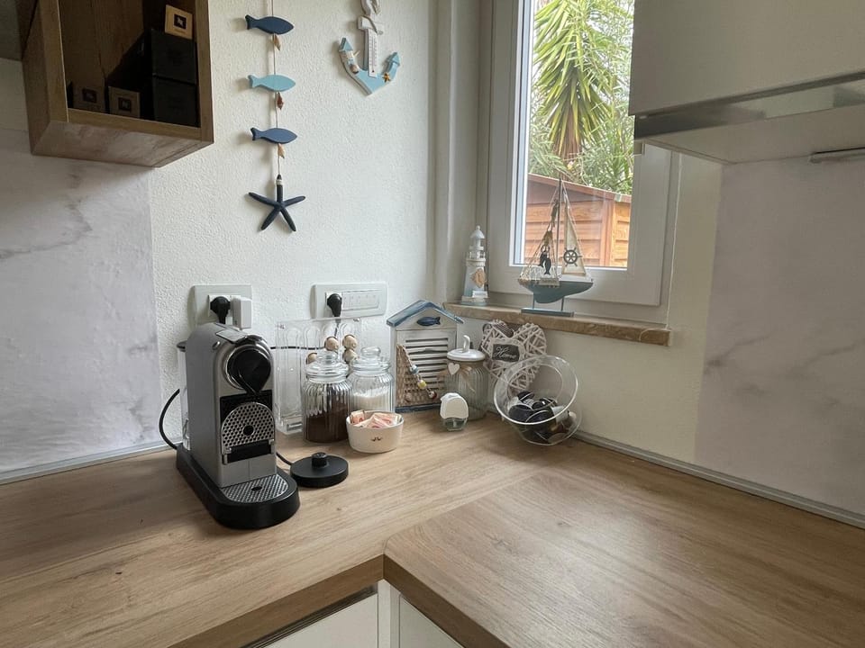 Coffee/tea facilities, Kitchen or kitchenette