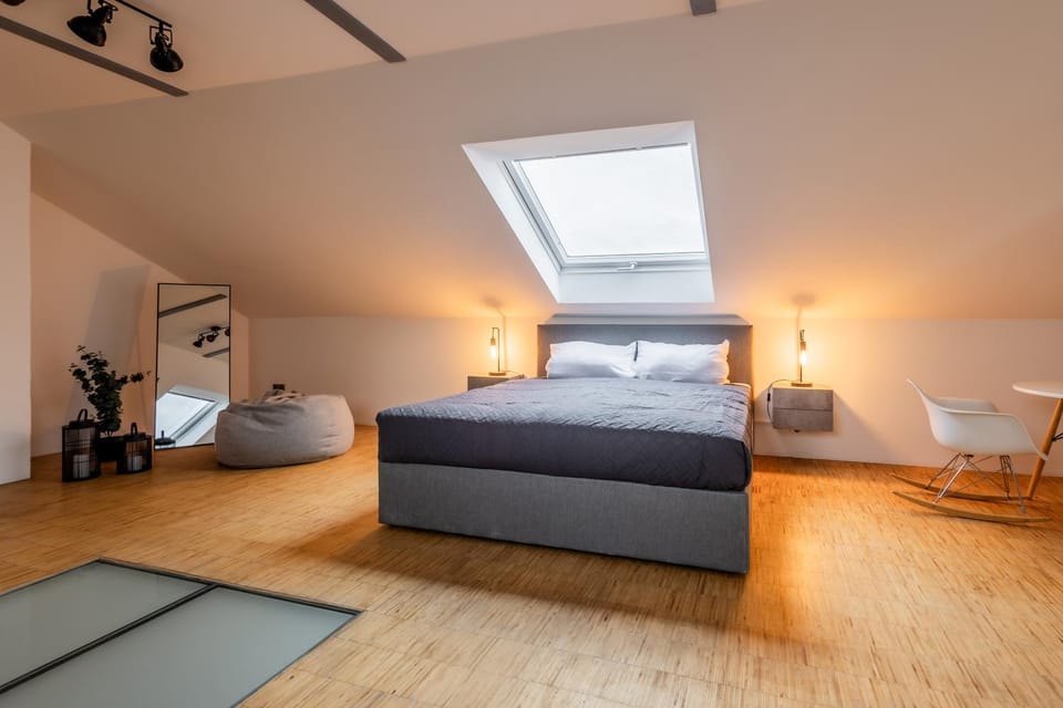 Bed, Photo of the whole room, Bedroom