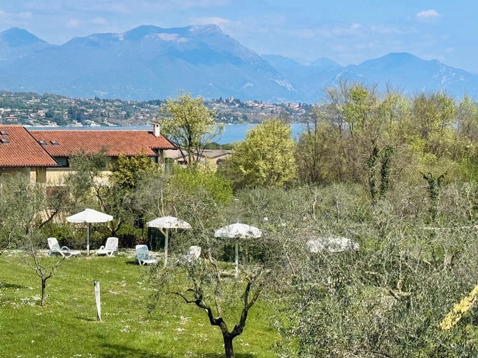 Shower, Toilet, Bathroom, bidet, towels