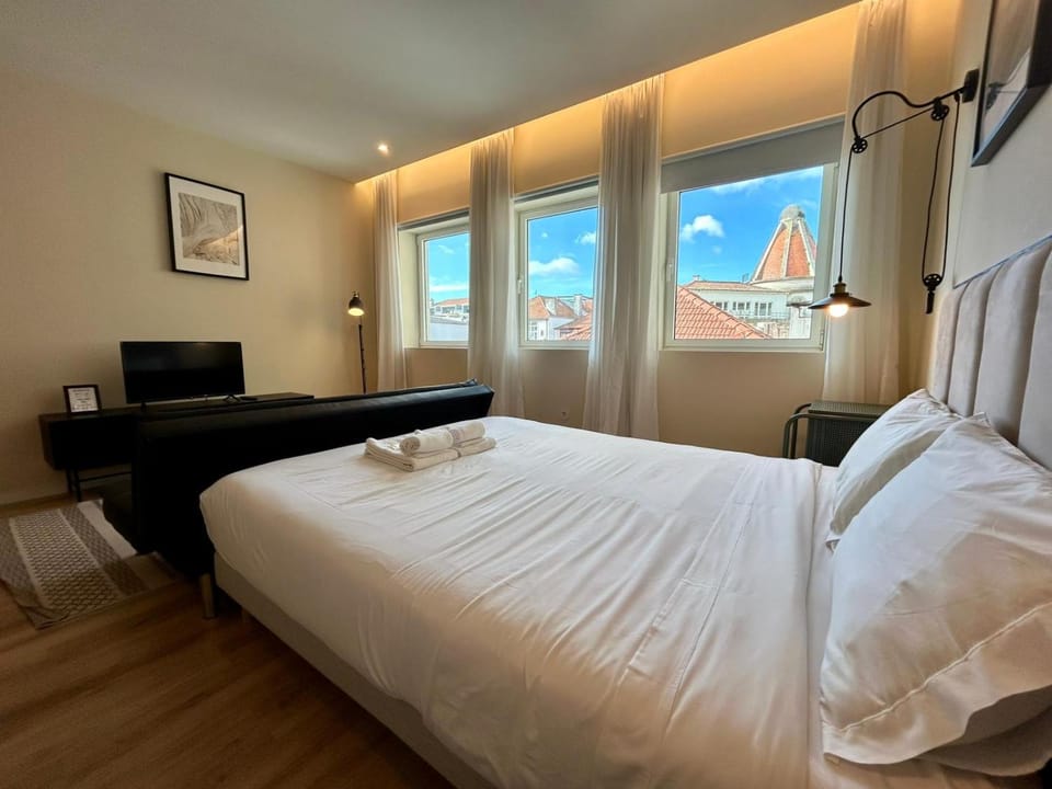 Bed, TV and multimedia, Photo of the whole room, Bedroom, City view