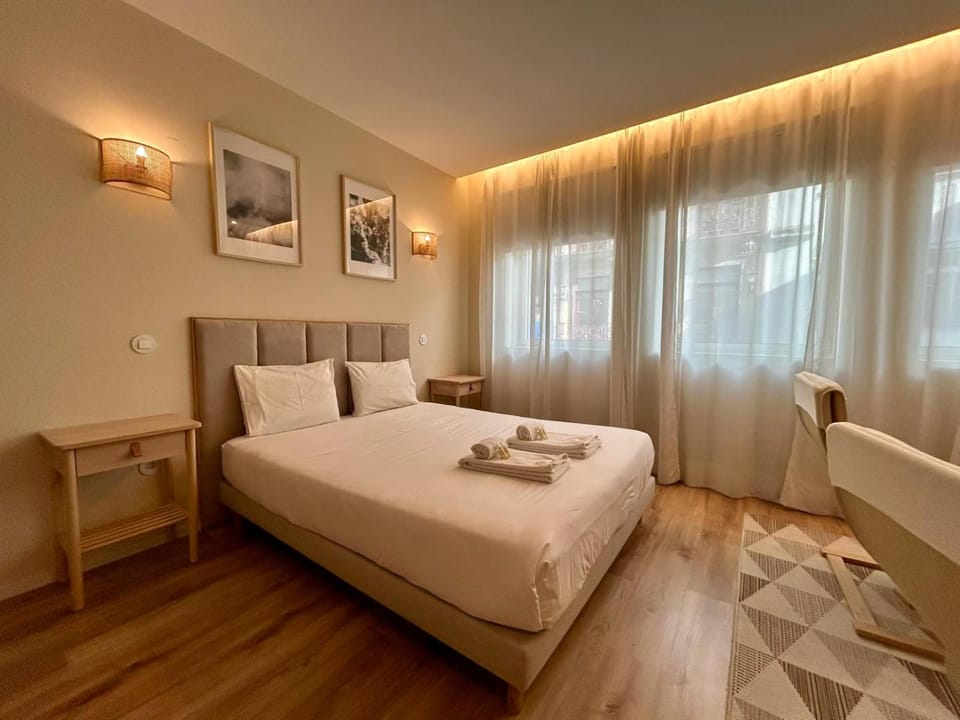 Bed, City view