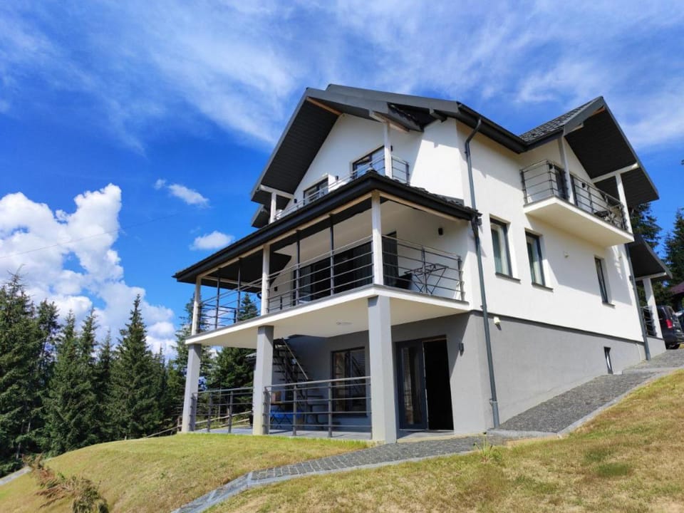 Property building, Day