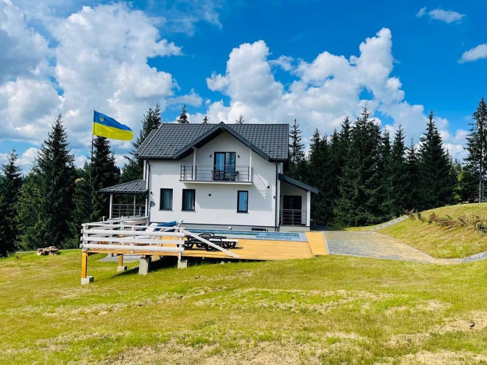 Property building, Day, Natural landscape