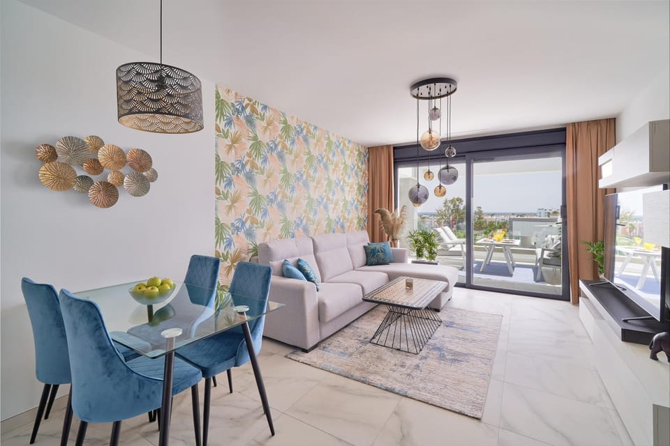 TV and multimedia, Balcony/Terrace, Living room, Seating area, Dining area