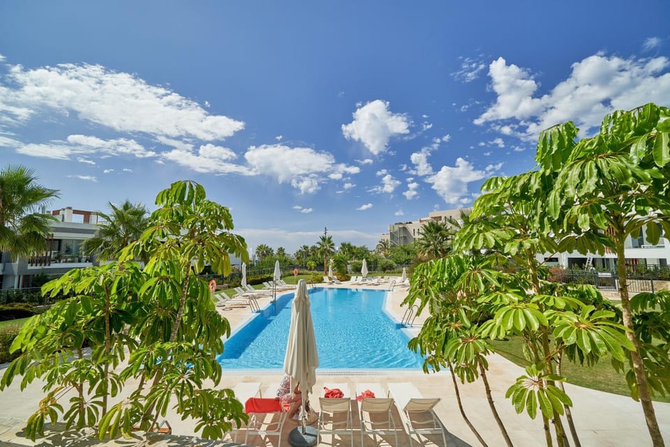 Day, Pool view, Swimming pool, sunbed