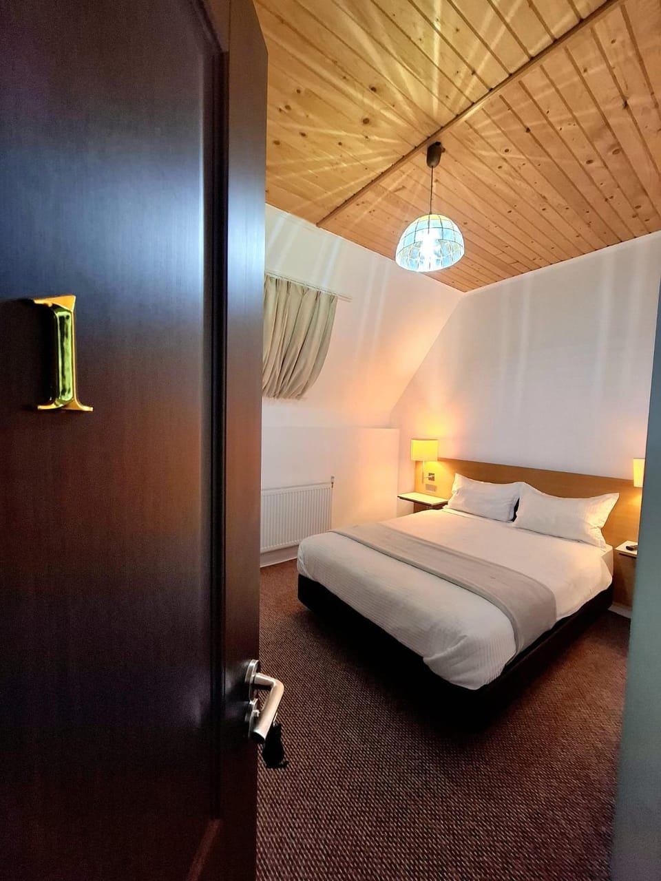 Bed, Photo of the whole room