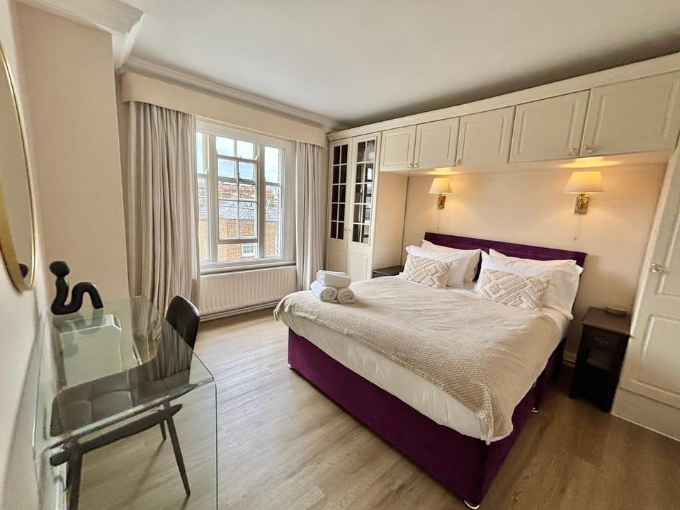 The Mozart Suite by Sloane Square Apartment in City of Westminster