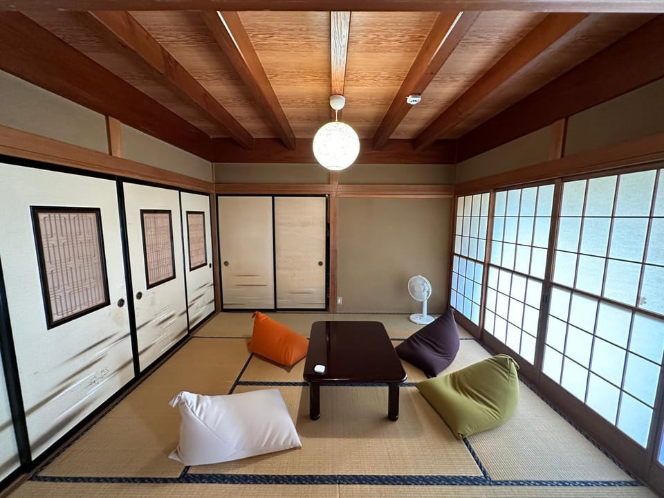 Game Room, Living room