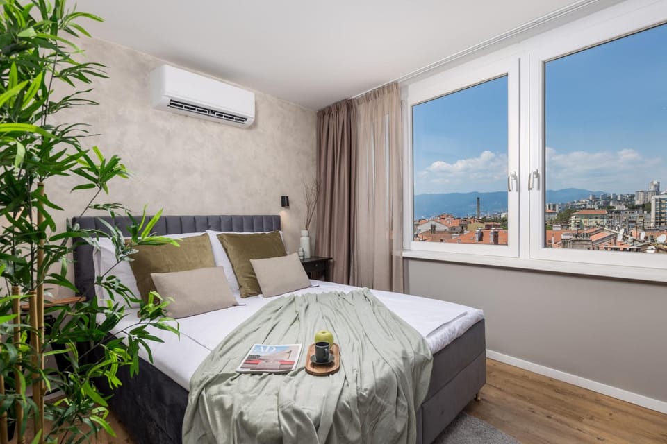 Bed, Photo of the whole room, Bedroom, air conditioner