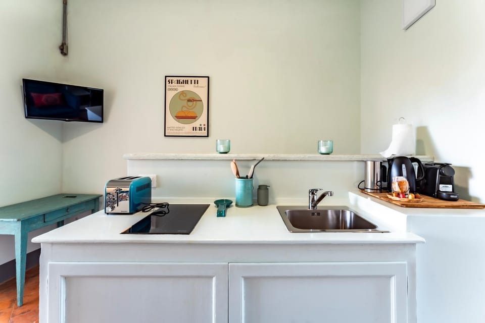 TV and multimedia, Coffee/tea facilities, Kitchen or kitchenette