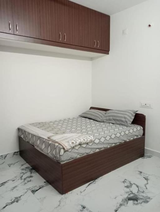 Variyar Service Apartments Unit D 2nd Floor Apartment in Tamil Nadu