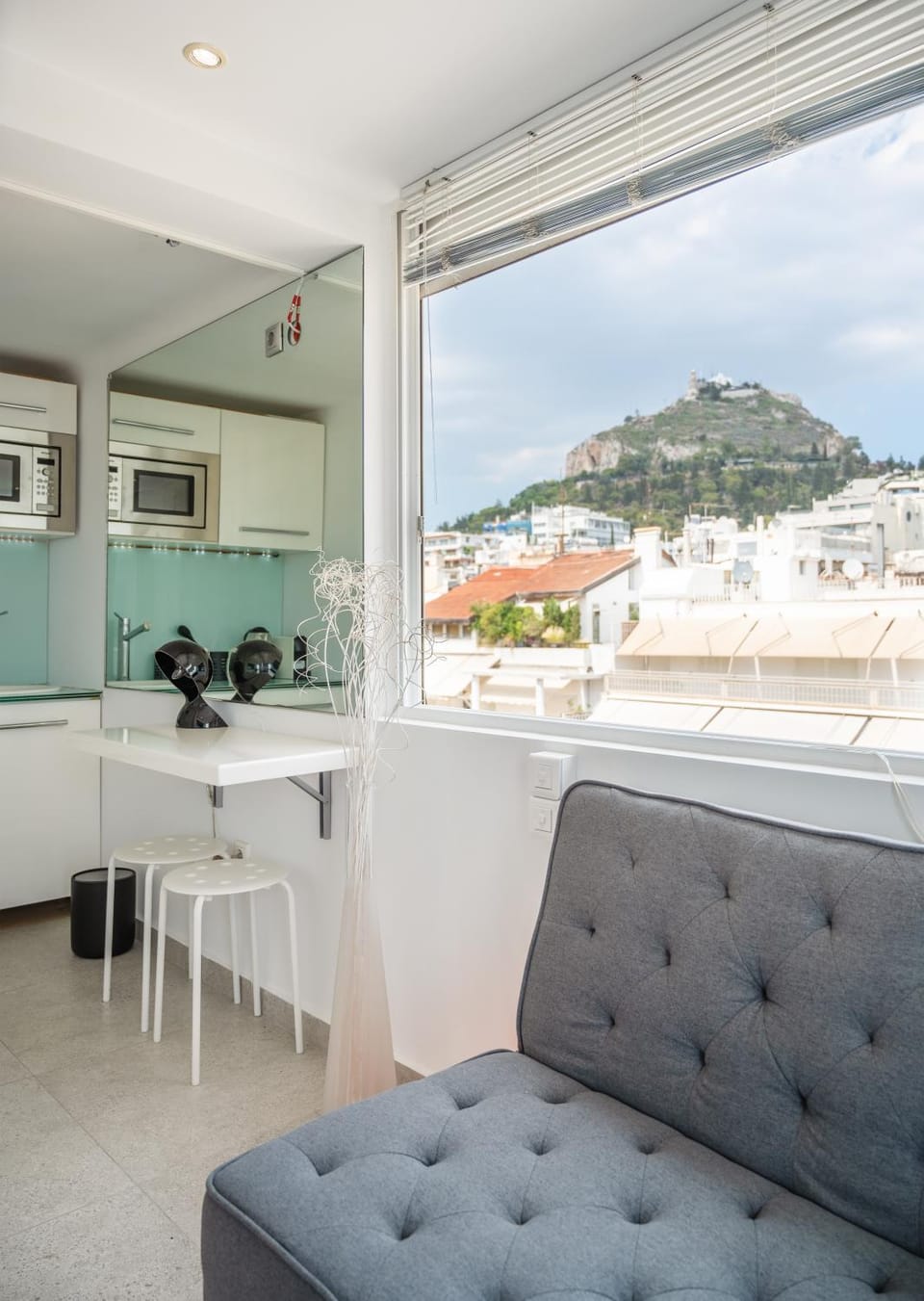 Natural landscape, View (from property/room), Kitchen or kitchenette, Living room, Seating area, Dining area, Mountain view, air conditioner