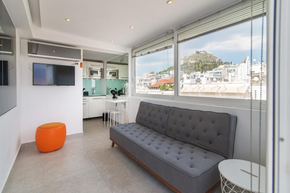 TV and multimedia, View (from property/room), Living room, Seating area, Evening entertainment