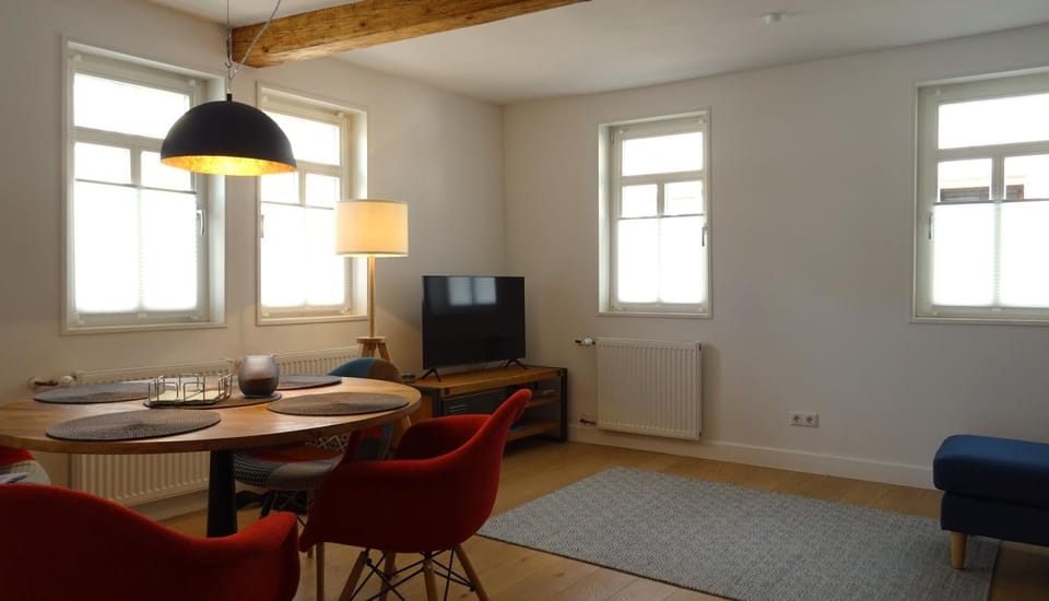 TV and multimedia, Living room, Dining area