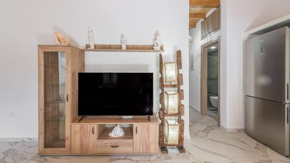 Communal lounge/ TV room, TV and multimedia, Kitchen or kitchenette