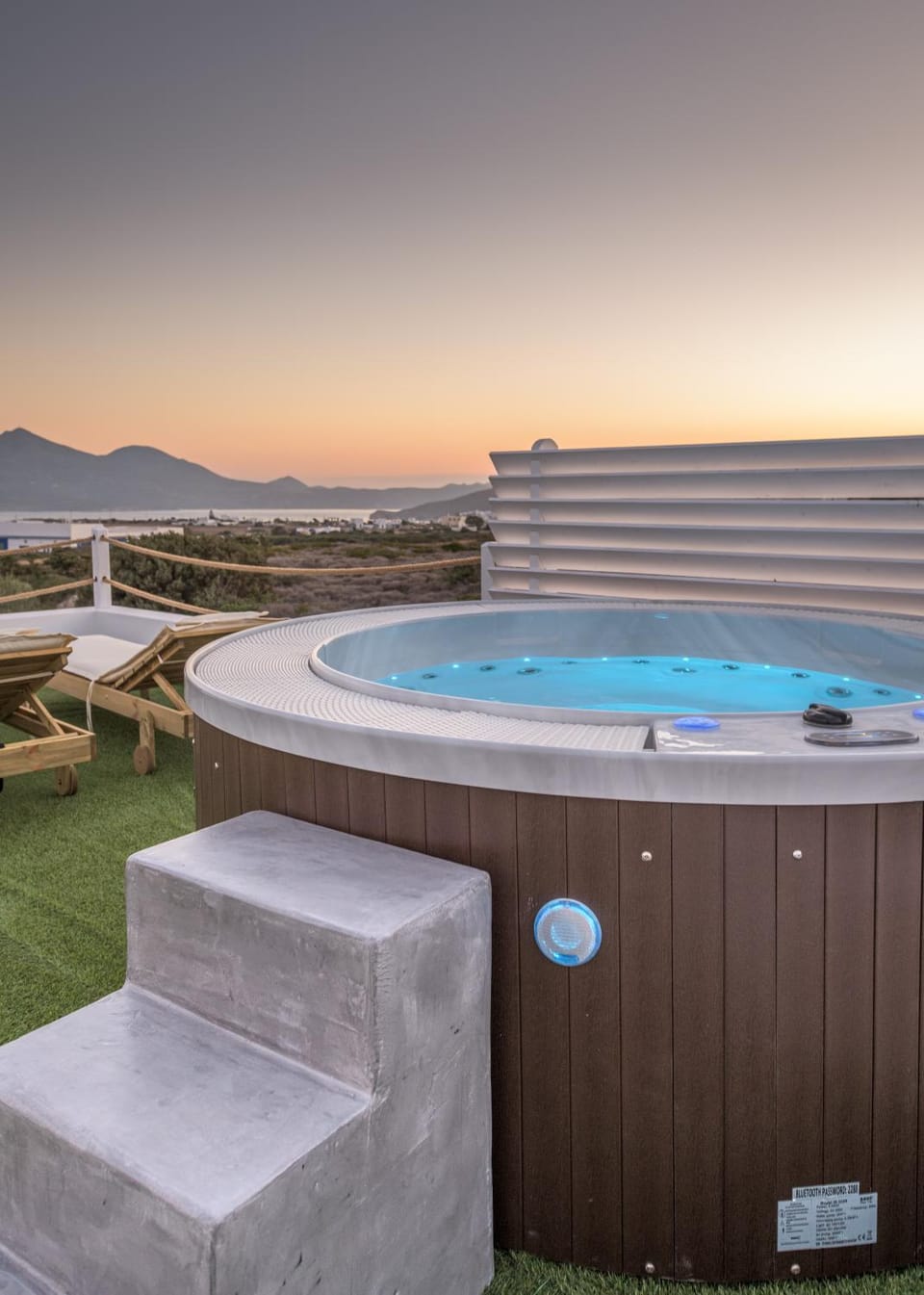 Hot Tub, Hot Tub, Mountain view