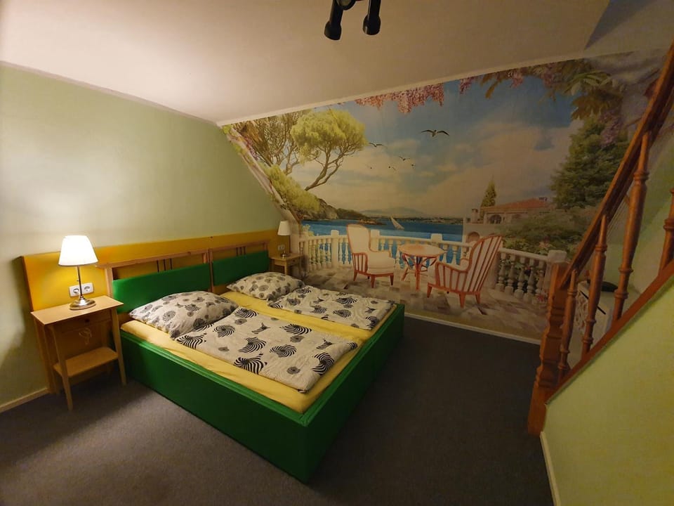 Bed, Photo of the whole room, Bedroom