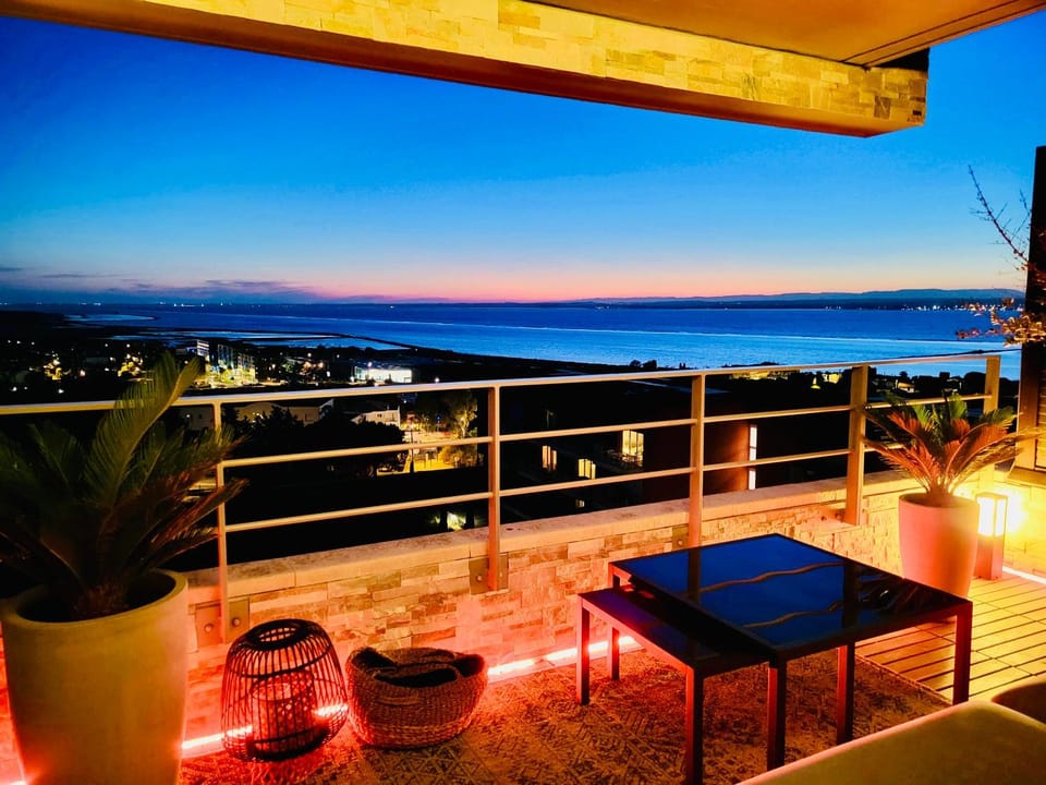 ''Le Soleil'' Superbe T3 avec vue étang et mer, clim parking et piscine Apartment in Occitanie
