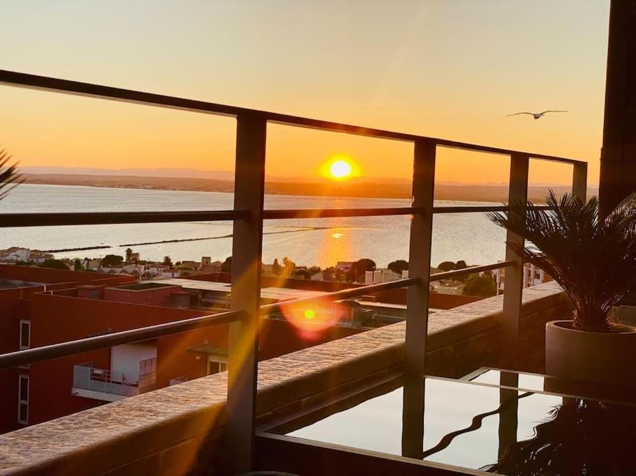 ''Le Soleil'' Superbe T3 avec vue étang et mer, clim parking et piscine Apartment in Occitanie