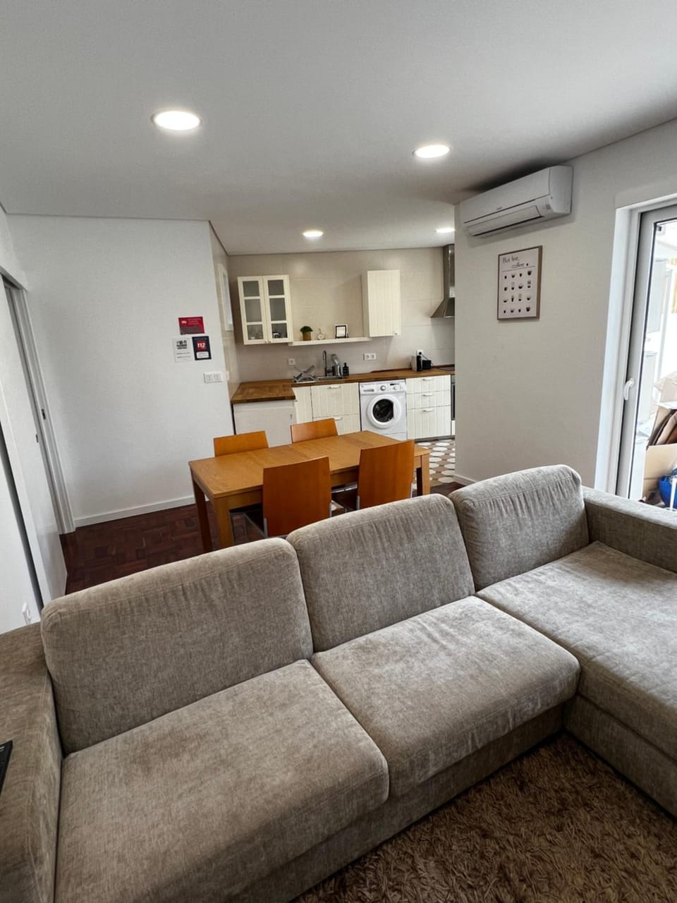 Kitchen or kitchenette, Living room, Seating area, Dining area, minibar