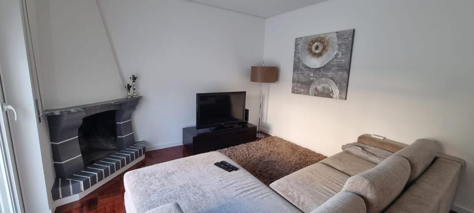 Communal lounge/ TV room, TV and multimedia, Living room, Evening entertainment, flat iron