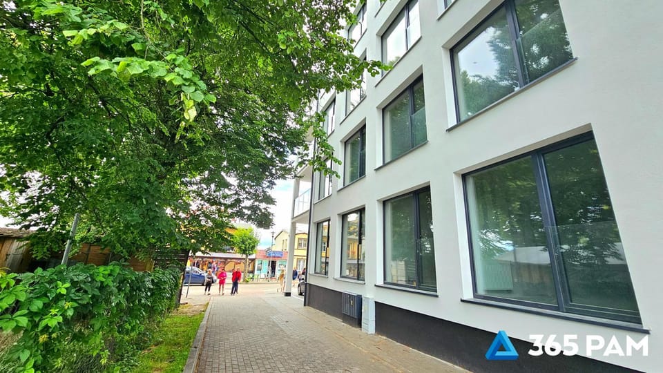 Property building, Day, People, Neighbourhood